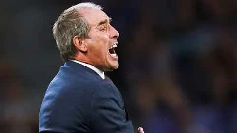 Guillermo Almada es echado del Valladolid por negociar con Real Oviedo
