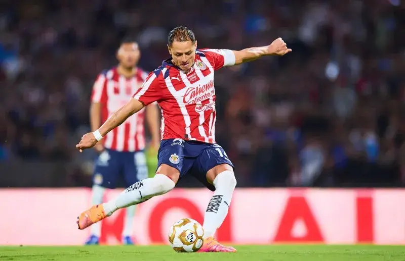 Chicharito falla penalti con Chivas | MEXSPORT