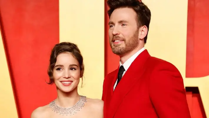 ¡Felicidades! El Capitán América celebra la llegada de su primer ‘Avengercito’