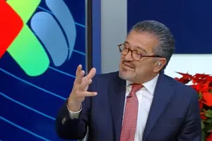 “Te pareces a unos payasitos de Monterrey”: Carlos Hermosillo arremete contra compañero de FOX Sports
