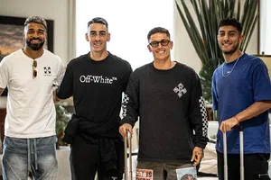 Selección Uruguaya aterriza en Torreón y ponen filtro sepia a la ciudad del norte del país