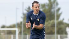 Andrés Guardado comienza su carrera como entrenador en el futbol español