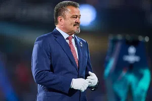 Carlos Hermosillo llama 'jala cables' a conductor de Fox Sports