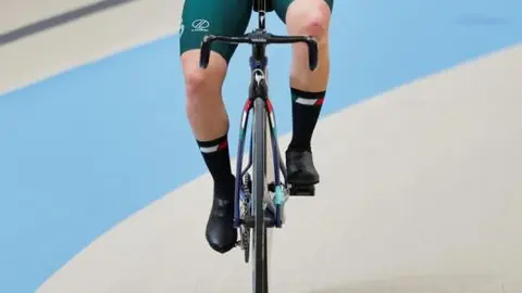 ¡Es de Oro! Yareli Acevedo gana la máxima presea en el Campeonato Panamericano de Ciclismo de Pista Santiago 2026