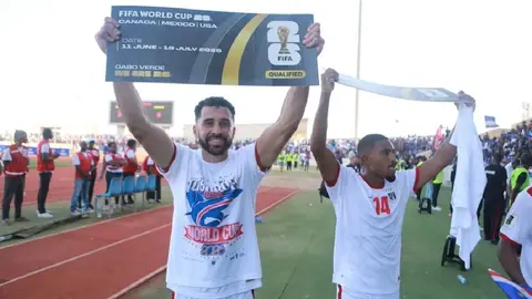 Robert Lopes, el futbolista irlandés que jugará el Mundial con Cabo Verde gracias a LinkedIn