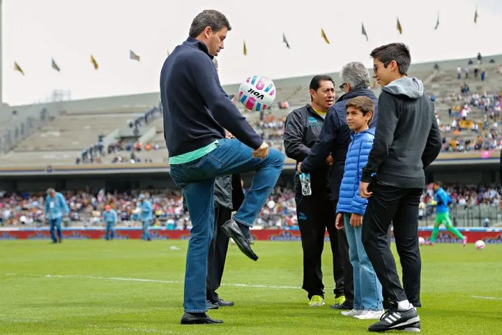 Elías Ayub previo a un partido de Pumas | IMAGO 7