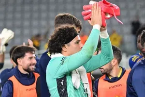 AEL Limasol de Guillermo Ochoa derrota al líder APOEL y respira en la tabla