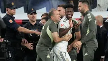 Vinícius Júnior encara a Lamine Yamal al final del Clásico: "sólo das pases atrás"