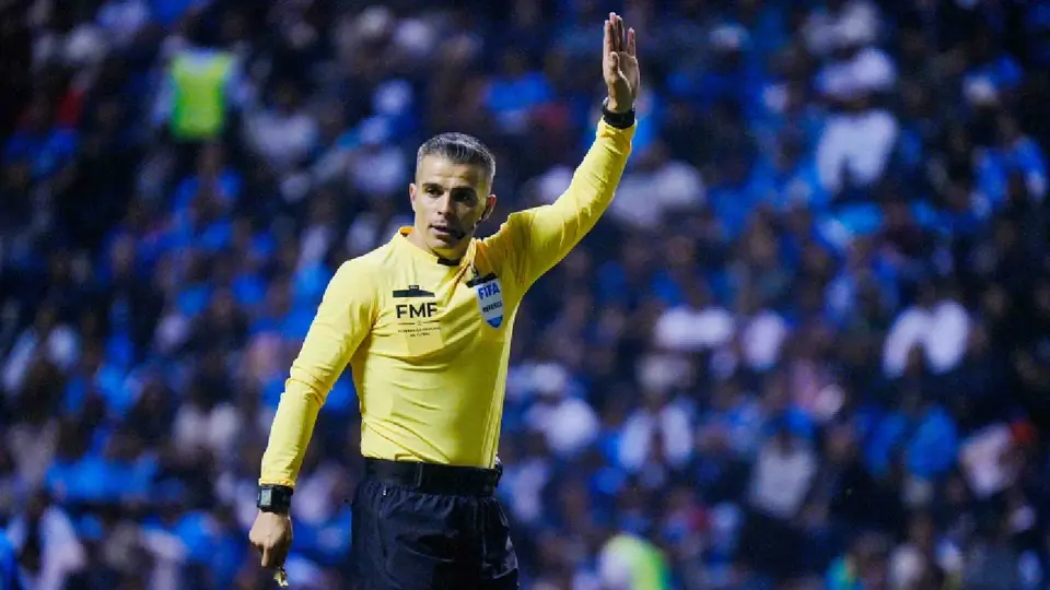 Fernando ‘Curro’ Hernández; el árbitro que vuelve a estar en el ojo del huracán