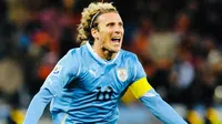 Diego Forlán es hospitalizado tras desgarradora lesión en partido amateur