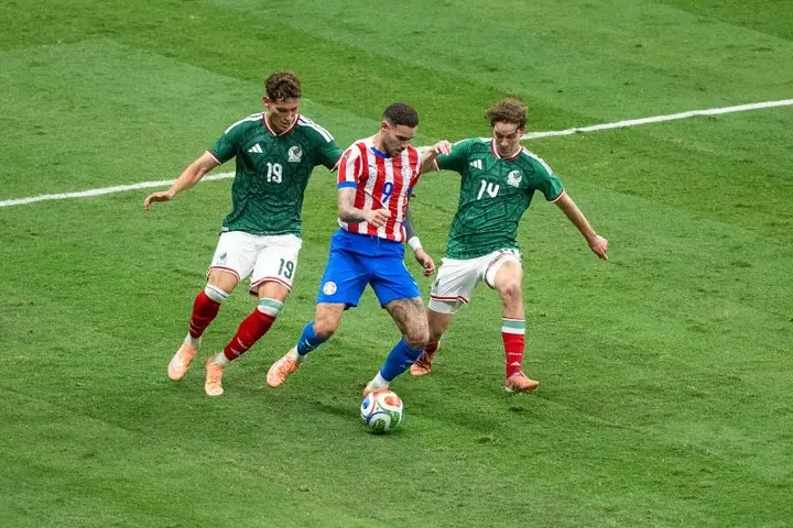 Chiquete Orozco y Marcel Ruiz contra Paraguay | IMAGO 7
