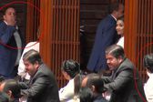 VIDEO: Diputada llama "violentador" a Blanco, él responde lanzando beso y… ¡se la mientan!