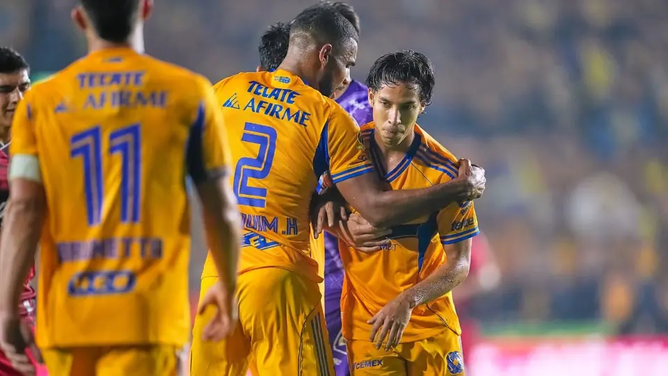 Tigres y Xolos se ven envueltos en bronca en los minutos finales del partido de Cuartos de Final