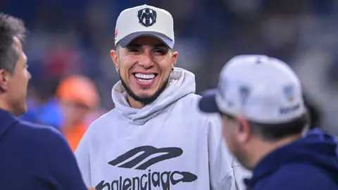 ¡Está de vuelta! Carlos Salcedo estará disponible para Rayados en el juego ante Pumas