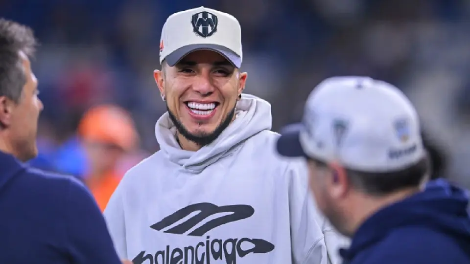 ¡Está de vuelta! Carlos Salcedo estará disponible para Rayados en el juego ante Pumas