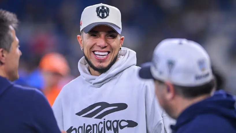 ¡Está de vuelta! Carlos Salcedo estará disponible para Rayados en el juego ante Pumas