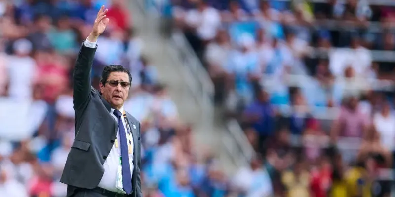 Luis Fernando Tena asegura que seguirá como DT de Guatemala tras rumores sobre su salida