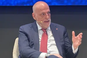 Tebas fulmina a Florentino Pérez por su sueldo: "Recurre a la demagogia y al populismo"