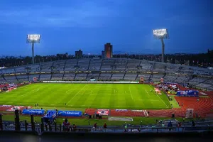 Larcamón sorprende: Kevin Mier y Willer Ditta a la banca ante América