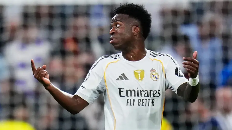 Vinicius Jr explota contra Xabi Alonso por cambio en El Clásico: "Me voy"