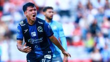 Chivas complica su clasificación tras caer ante Gallos con gol de vestidor