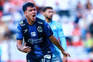 Chivas complica su clasificación tras caer ante Gallos con gol de vestidor