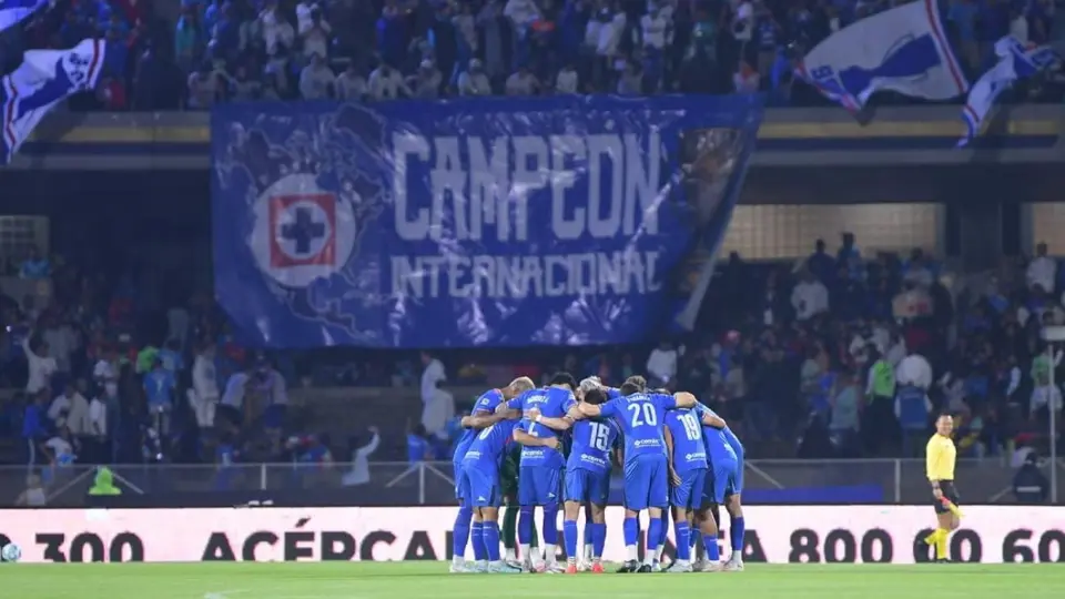 Carlos Hermosillo 'se burla' de los Pumas y su afición: "Les fuimos a llenar el estadio"