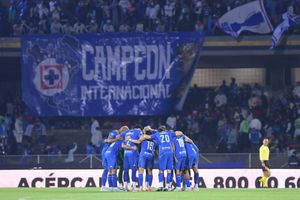 Carlos Hermosillo 'se burla' de los Pumas y su afición: "Les fuimos a llenar el estadio"