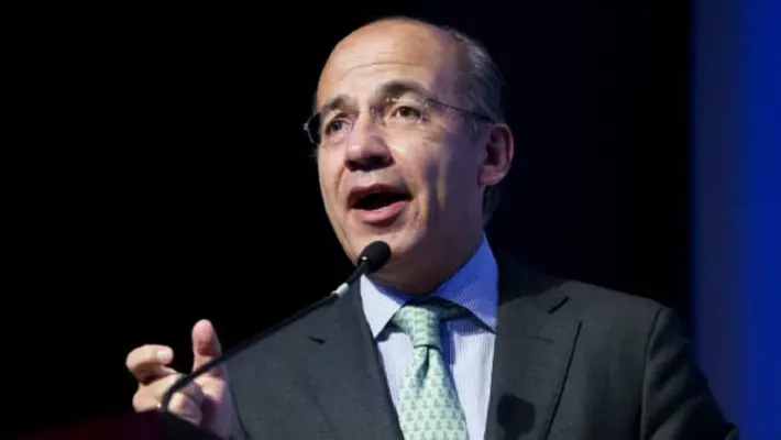 Felipe Calderón estudia regresar a la política… “para ayudar al país”