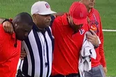 ¡Al carrito de las desgracias! Referee sale lesionado de partido de NFL