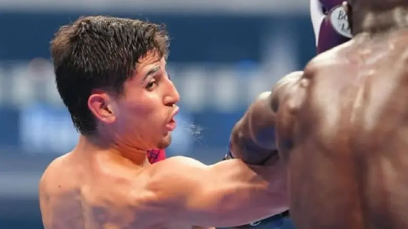 Marco Verde en pelea sobre el ring I IG:@marco_alonso_green