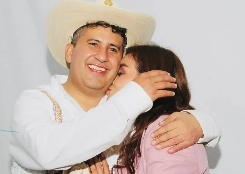 Manzo fue asesinado el 1 de noviembre de 2025 durante una celebración pública en Uruapan. / FB: Grecia Quiroz