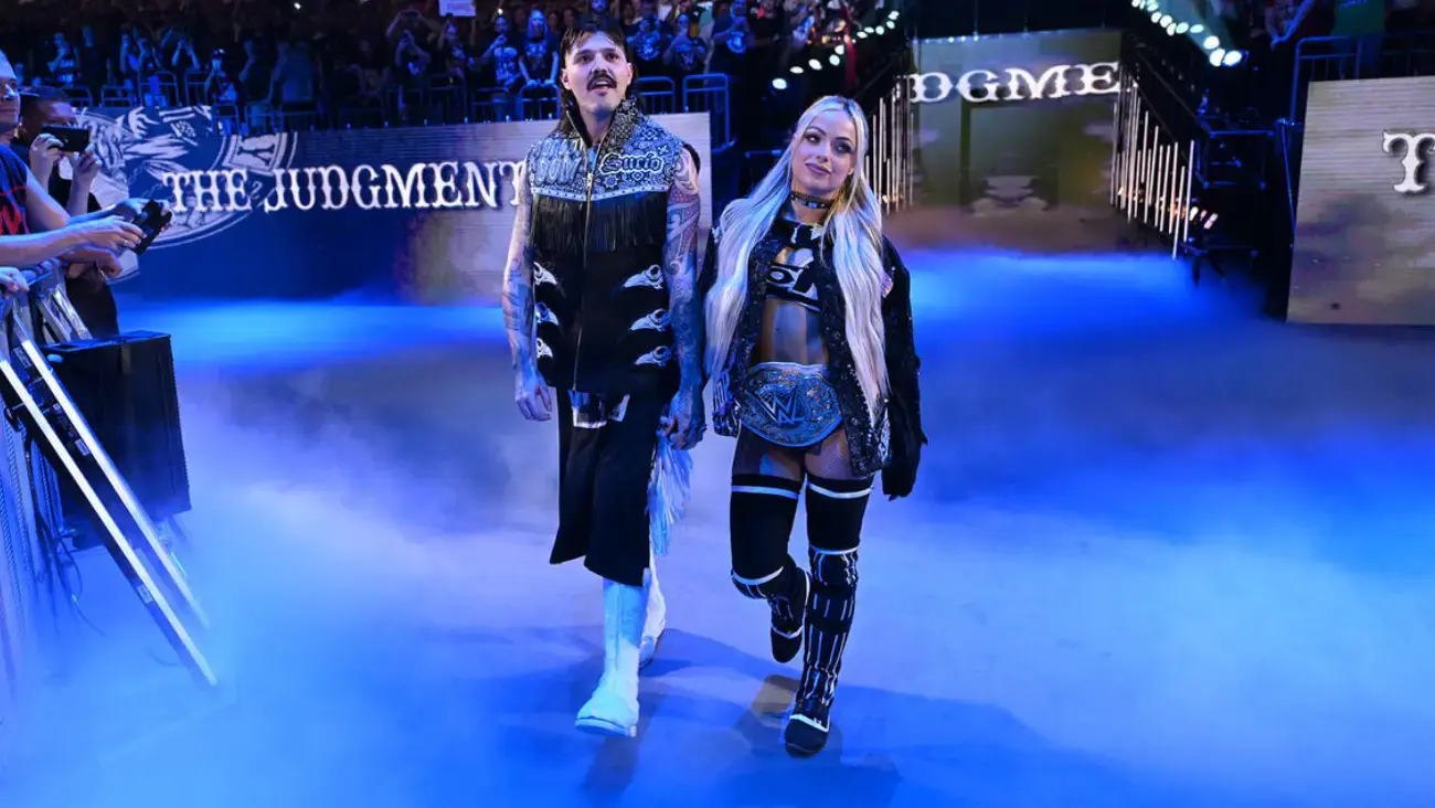 Dominik Mysterio, Liv Morgan y los grandes romances en la WWE | WWE