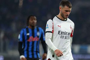 '¡Quédate en México y vende tacos!': la ola de críticas a Santiago Giménez por sequía en el Milan