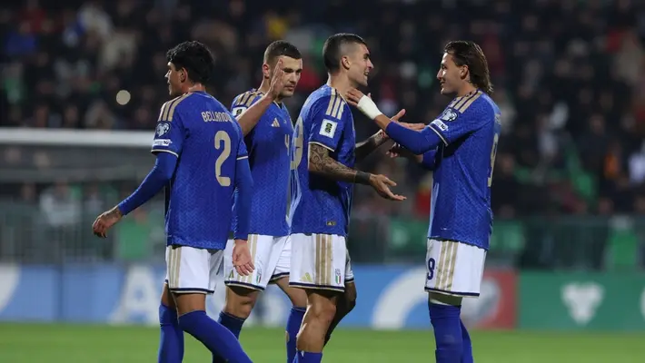 Italia se aferra al Mundial tras vencer agónicamente a Moldavia