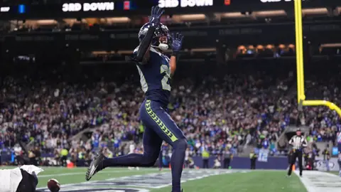 En un duelo de errores, Seattle Seahawks se llevan la victoria ante Houston Texans