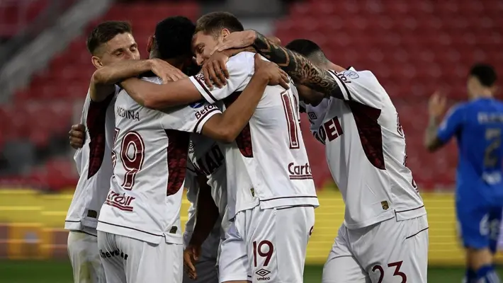 Violencia y tensión en la semifinal de la Sudamericana: exjugador de Pumas, figura de Lanús, denuncia agresión a su equipo