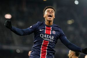 Desiré Doué, jugador del Paris Saint-Germain, ganó el Golden Boy 2025