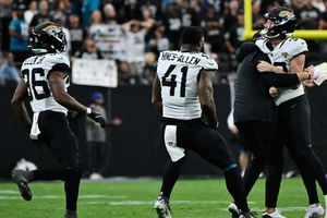 ¡Historia! Cam Little rompe récord del gol de campo más largo en la NFL