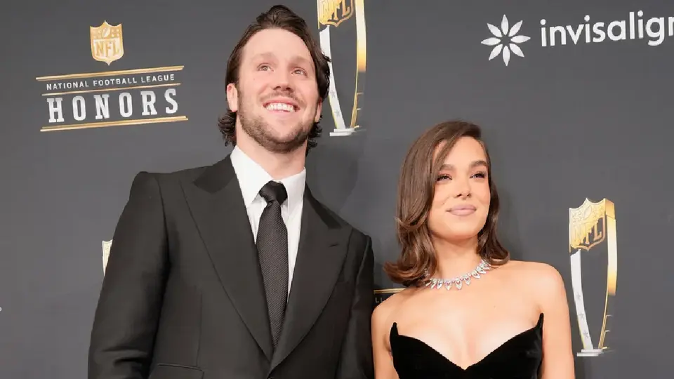 ¡Bebé en camino! Josh Allen y Hailee Steinfeld anunciaron la noticia en redes sociales