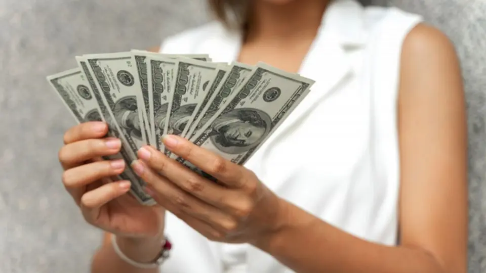 Así cierra el peso frente al dólar este viernes 19 de diciembre antes de vacaciones