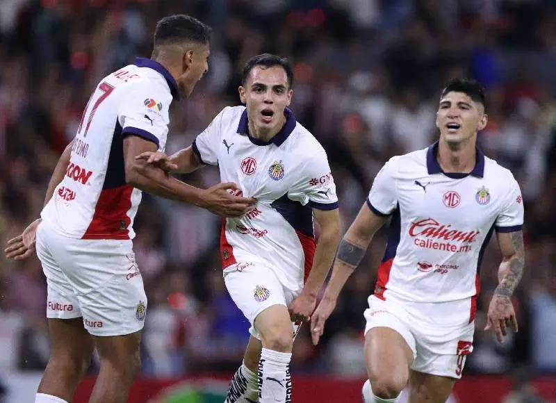 Hugo Camberos en Chivas l IMAGO7