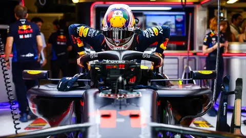 ¡Otra pedrada a Red Bull! Checo Pérez señaló que el auto de Ferrari fue más fácil de conducir que el RB20