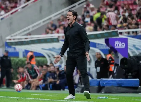 Fernando Gago es nuevo entrenador de la U de Chile; firmará hasta 2027