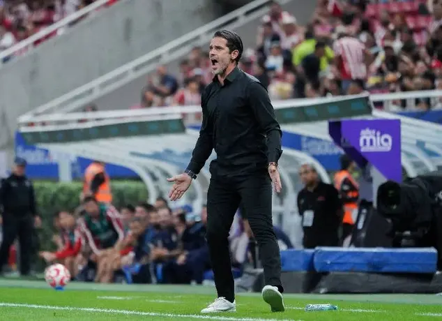 Fernando Gago es nuevo entrenador de la U de Chile; firmará hasta 2027