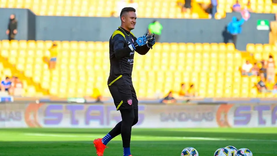Raúl Gudiño vuelve al futbol europeo ficha con el Rangers