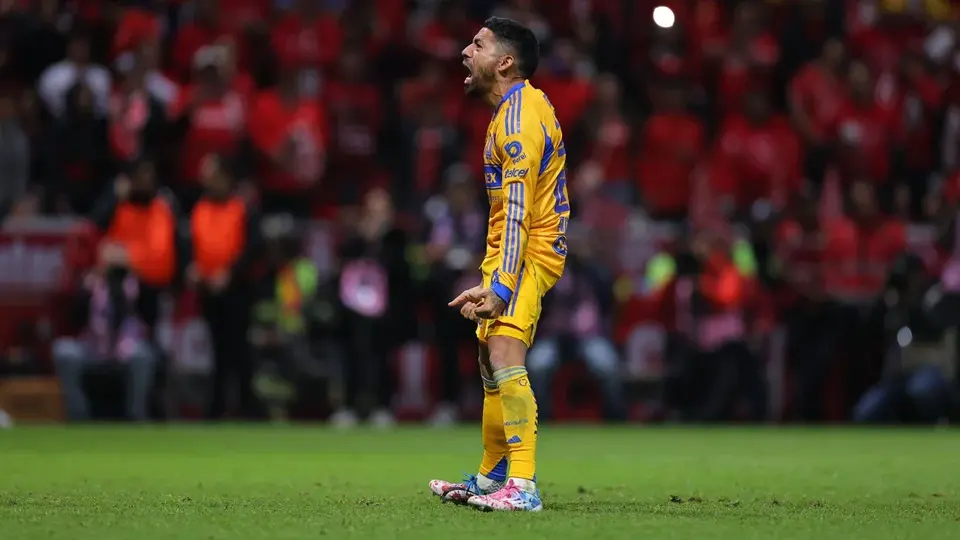 Javier Aquino se despide entre lágrimas de Tigres: "merecía un poquito más"