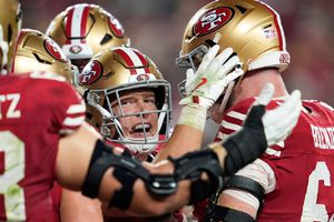 49ers se sobreponen a tres intercepciones de Brock Purdy y vencen a los Panthers