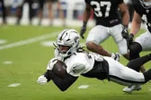 El receptor abierto Jakobi Meyers pasa de los Raiders a los Jaguars