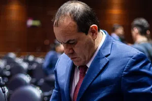Cuauhtémoc Blanco ofrece disculpas tras mandar beso a senadora